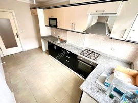 💥akçay'da Aygül'den 💥kaçmaz Bir Fırsat Daha 💥ayrı Mutfak Ara Kat Ön Cephe Acill 3+1 Satılık Daire