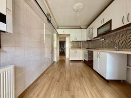 Kalecik Emlak'tan Hicret Cami Yakını Katta Güney 3+1 Yapılı Daire