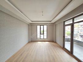 Dumlupınar Mahallesinde Barış Caddesi Yakını 2+1 Satılık Geniş Lüx Sıfır Daireler