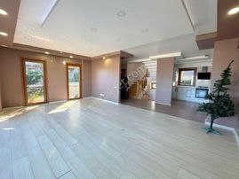 Mertcan'dan Çamlık Mah.havuzlu Güvenlikli Lüks Sitede 4+1 Villa