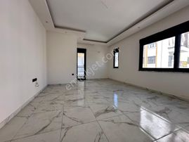 Alanya Güllerpınarı Mahallesinde Satılık 2+1 Site İçerisi Daire