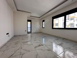 Alanya Güllerpınarı Mahallesinde Satılık 2+1 Site İçerisi Daire