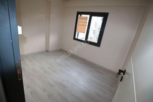 Arga'dan Buca Üçkuyular Meydan Yakını 1+1 Kiralık Daire.
