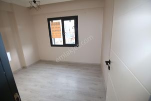 Arga'dan Buca Üçkuyular Meydan Yakını 1+1 Kiralık Daire.