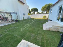 Çeşme Alaçatı 'da Geniş Bahçeli Dubleks 3+1 Satılık Villa