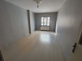 Papatya Emlak,tan Teknik Yapı Karşısında Satılık 2+1 Daire