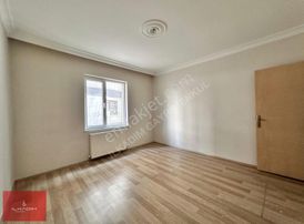 Kuşcağız Mahallesinde Katta Batı Cephe İskanlı Kök Tapu 3+1