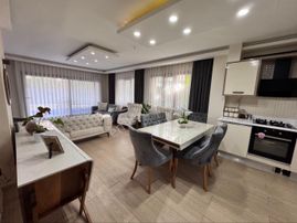 Muradiye Karaali Villalar – Kiralık 4+2, 4 Yatak Odalı, 2 Mutfaklı, 1 Salonlu Havuzlu Villa