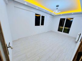 Acil Satılık Muradiye Mah. Satılık 2+1 Kapalı Mutfaklı Daire