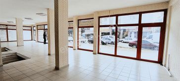 Oğuzlar'dan__ Cadde Üstü İşlek Noktada 300m2 Satılık Dükkan+depo