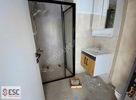 Esc'den Deniz Mh'de Kiracılı Havuzlu Satılık 1+1 Esc1791
