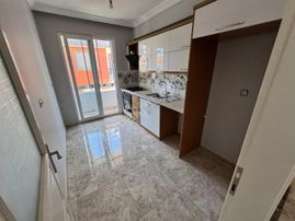 ꧁ay Emlaktan꧂akçay'da Ön Cephe Geniş Balkonlu 6 Yaşında Satılık 2+1 Lüks Daire