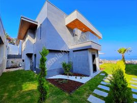 Deniz Manzaralı+kapalı Otopark+kapalı Açık Havuz+müstakil Villa