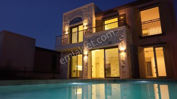 Mimardan Özel Tasarım Özel Havuzlu Lüks 5+2 Villa