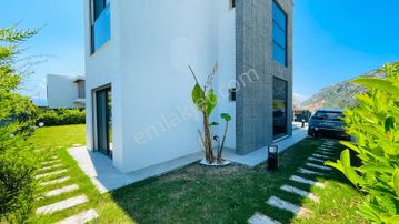 Kuşadası'nda Bu Fiyata Villa Kalmaz! 4+1 Özel Havuzlu