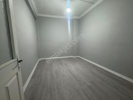 İkitelli M.akif Mh Satılık 2+1 80m2 Kısa Katlı Yüksek Giriş!