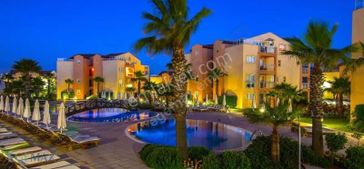 Havuzlu 24 Saat Güvenlikli Sitede Yazlık