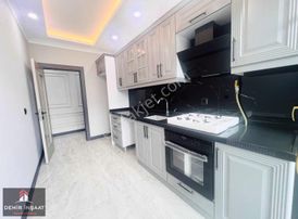 Demir İnşaat 50.yıl Mah Cadde Üzeri Sıfır Lüx Arakat Daireler