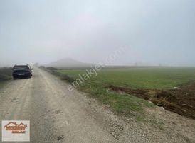 Vezirev Emlak'tan Akören Mah. 5500 M2 Yola Cephe Süper Tarla