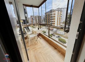 19 Mayıs Bulvarında Kiralık 1+1 Eşyalı Ara Kat Köşe Daire