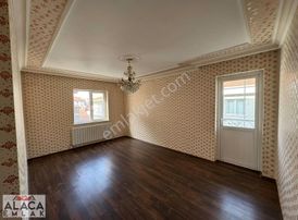 Karapürçek Mahallesinde Kilerli Ebevyn Banyolu 2 Katta 3+1 Daire