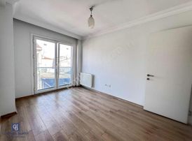 Kadıköy Yeldeğirmeni Yeni Bina Asansörlü 2+1 Satılık Daire