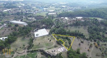 Vıp Gayrimenkul' Den Kaş Uğrar Mah. Merkezinde 7.500m² Tarla