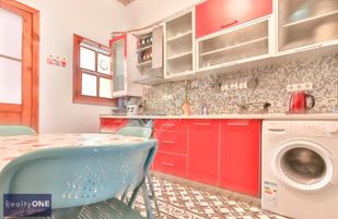 R-one Beyoğlu Tarihi Bina Yüksek Tavanlı Satılık Daire-eng