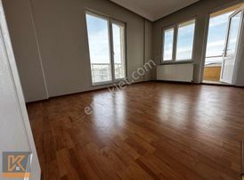 Kaan'dan Sağlık Müd. Civarında Deniz Manzaralı Satılık 3+1 Daire