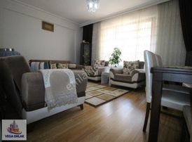 Vega Emlak'tan Altınpark Otobüs Son Durak Yakını 3+1 Daire