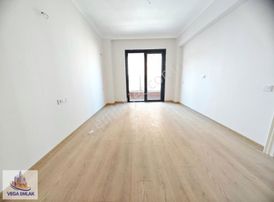 Vega Emlak'tan Vestra Protokol'de Full Yapılı Lüks Site Dairesi