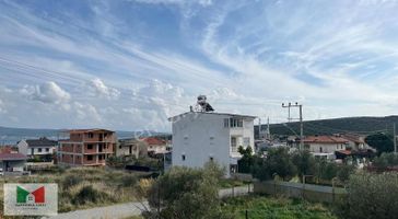 Urla Karapınar'da Ana Yola Yakın Deniz Manzaralı Arsa