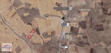 Çevril'de Asfalt Yol Cepheli 8147 M2 Tek Tapu Satılık Tarla