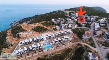 Deniz Manzaralı Kayalık Zeminde Satılık Lüks 1+1 Daire