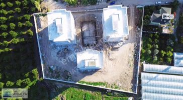 Hasyurt Sahilde Satılık Deniz Manzaralı Havuzlu 2+1 Daire