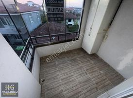 Ferizli Merkez 2+1 Dükkan Üstü Asansörlü Çitf Balkonlu Satılık