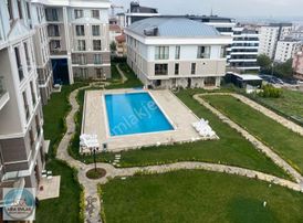 Metroya Yakın Tatil Modunda Deniz Havuz Manzaralı Teraslı 3+1