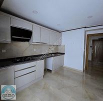 Asia'dan Koru Pendik Sitesinde Ebeveyn Banyolu 3+1