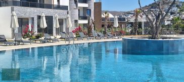 Turgutreis Merkezde Eşyalı Deniz Manzaralı 2+1 Kiralık Yenidaire