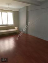 Kiralık 2+1 ,,1 Kat Metro Metrobüse Yakın Daire.