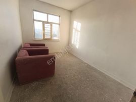 Ceza Evi Üst Köşede Acil Satılık 3+1 Daire