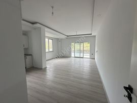 Karayelden Saraçlıda Akasya Düğün Salonunun İleriside Geniş 3+1 0 Daire