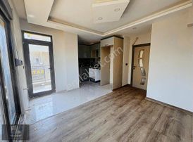 Cadde Üstü 1+1 Katta Asansörlü