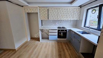 Arel'den Anıttepe Semti Gençlik Yakını Yeni Bina Düz Giriş 2+1