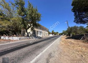 Mera Emlaktan Çamcı Asfaltı Cepheli 6 Villalık 818m2 İmarlı Arsa