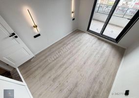 Mera Emlaktan Gazicelal Mah. Havuzlu+müstakil Bahçeli 152 M2 2+1