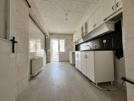 Pursaklar Mehmet Zengin Emlak'tan 5.kat 3+1 Hastane Yakını Yapılı Masrafsız Daire