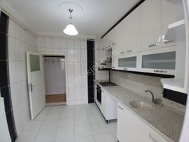Akçay Emlak'tan Akşehir Hıdırlık Civarında Doğalgazlı Ara Kat Kiralık 3+1 Daire