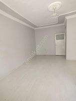 Akçay Emlak'tan Akşehir Yarenler Mahallesinde Doğalgazlı Bakımlı 2. Kat Kiralık 2+1 Daire