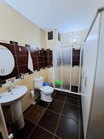 Yüzüncü Yıl Mah. Geniş Oturumlu Satılık 4+1 Daire Ve İş Yeri